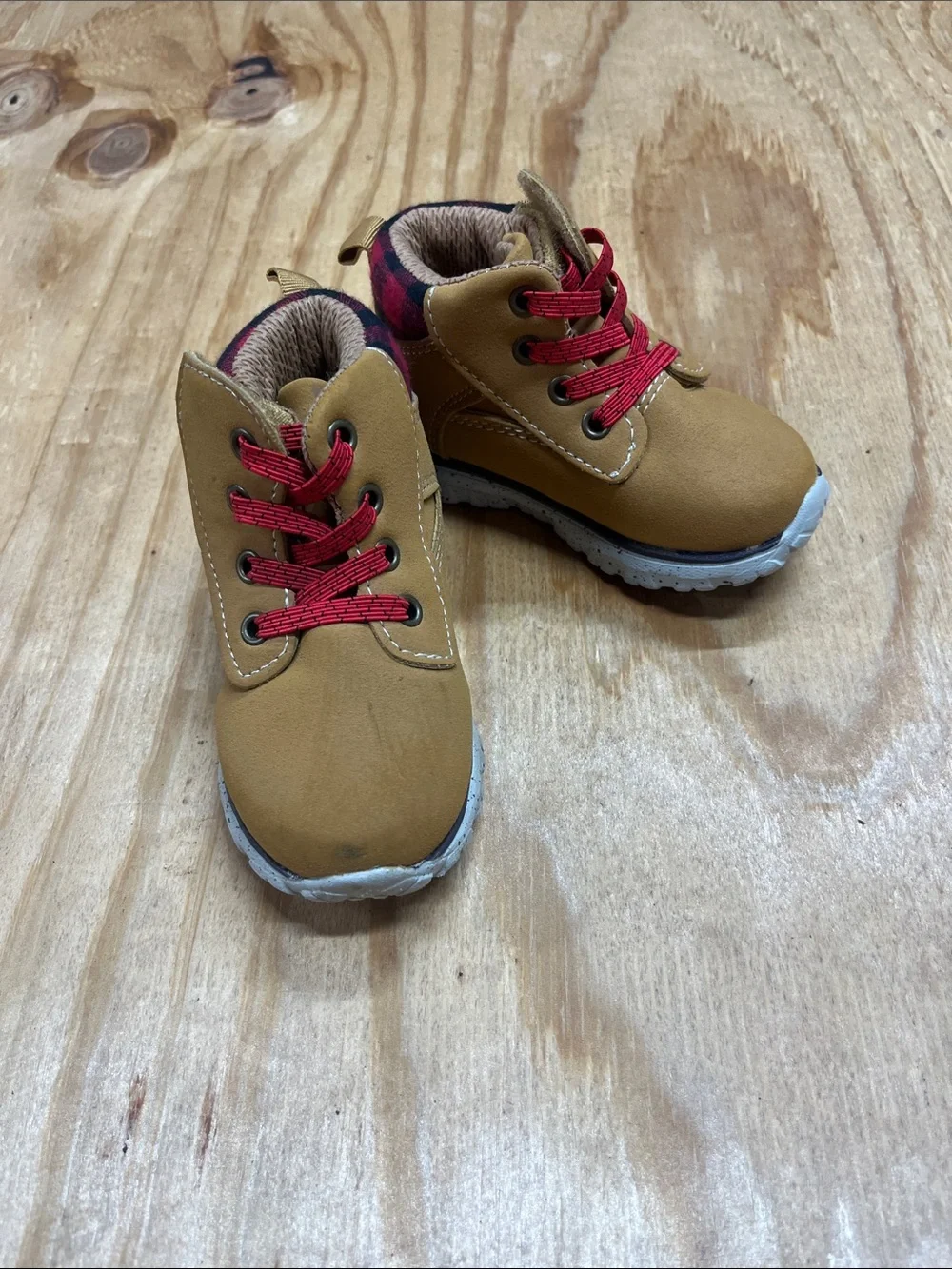 Kids Casual Lace-Up Boot in Tan with Red Accents baby boy timberland size 5 5c
